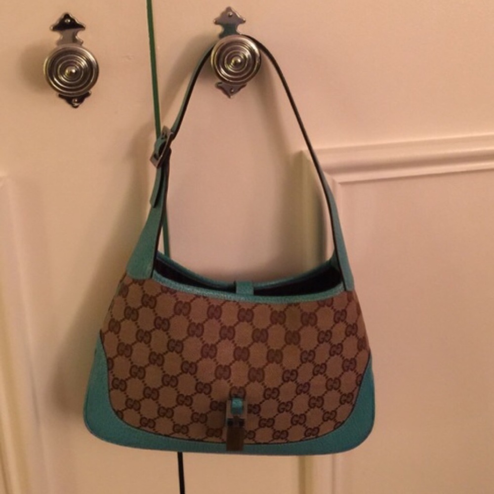 Very Fashionable Gucci small Purse
